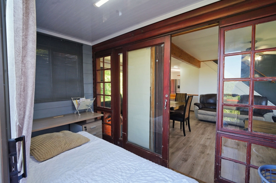 3 Bedroom Property for Sale in Cove Rock Eastern Cape